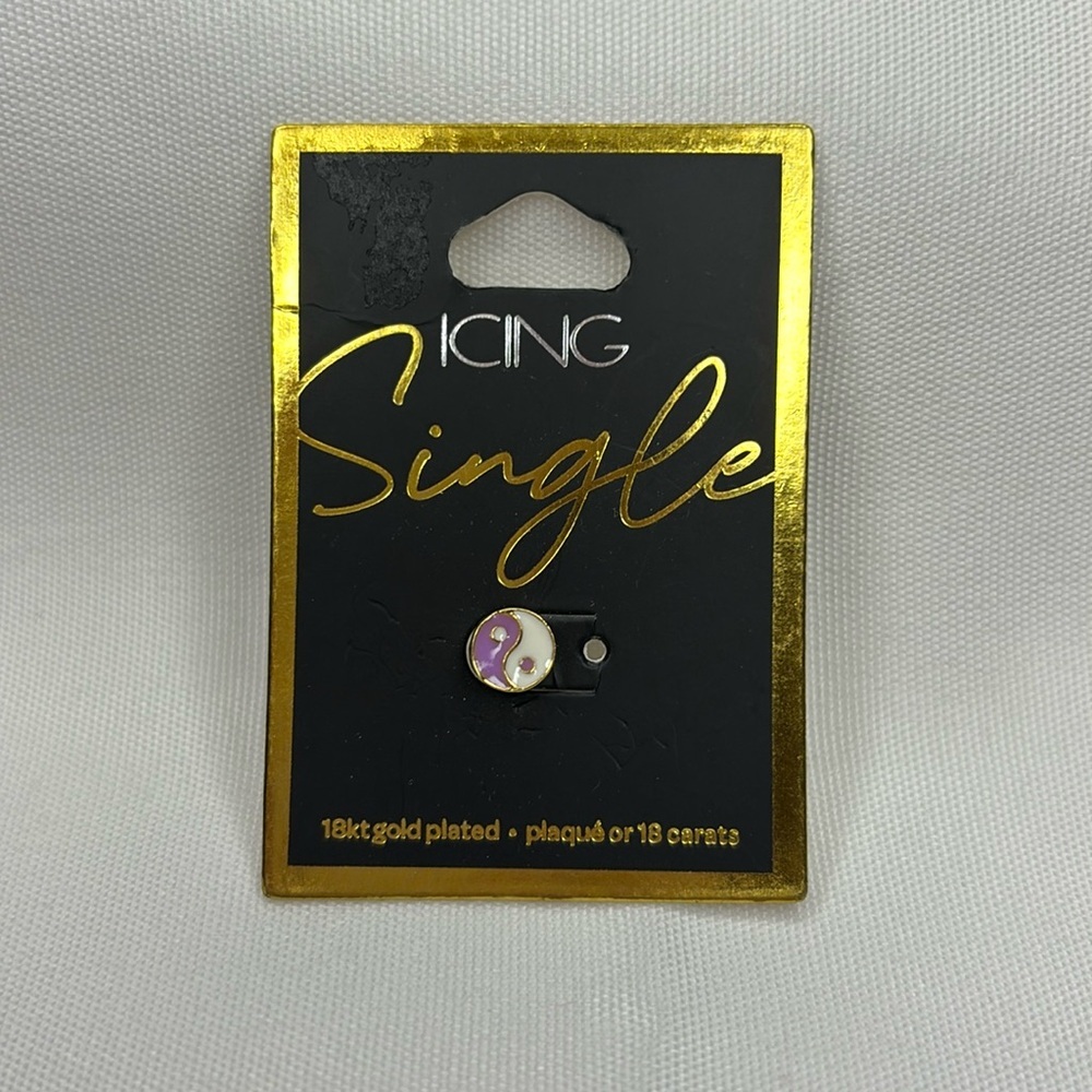 Icing Yin Yang Single Earring